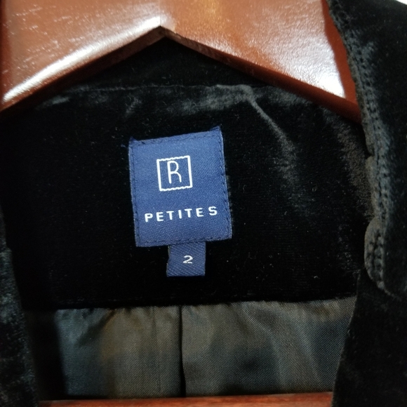 Black Velvet Blazer - Size Petites 2 - Picture 3 of 3